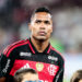 Flamengo encaminha renovação de Alex Sandro até 2027