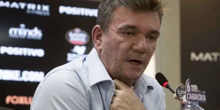 Debate PLACAR: André Sanchez é expulso do Corinthians