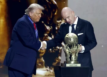 Bola rolando deve amenizar contexto político turbulento da Copa