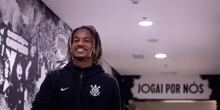 Carrillo falha feio em gol do Haiti contra o Peru em amistoso antes da Copa do Mundo; assista