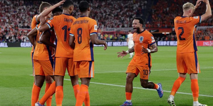 Memphis dá entrada forte em treino da Holanda e vídeo viraliza no mundo; assista