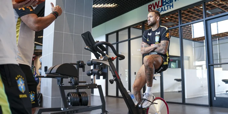 Exame aponta ‘boa evolução’ de Neymar; leia nota da CBF